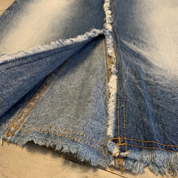Vintage Denim Skirt Sz 1/2‎ 26” Waist Open Slit Medium Wash By Xoxo Y2K 90’s USA - Picture 7 of 9